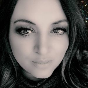 Meet your Posher, Jillian